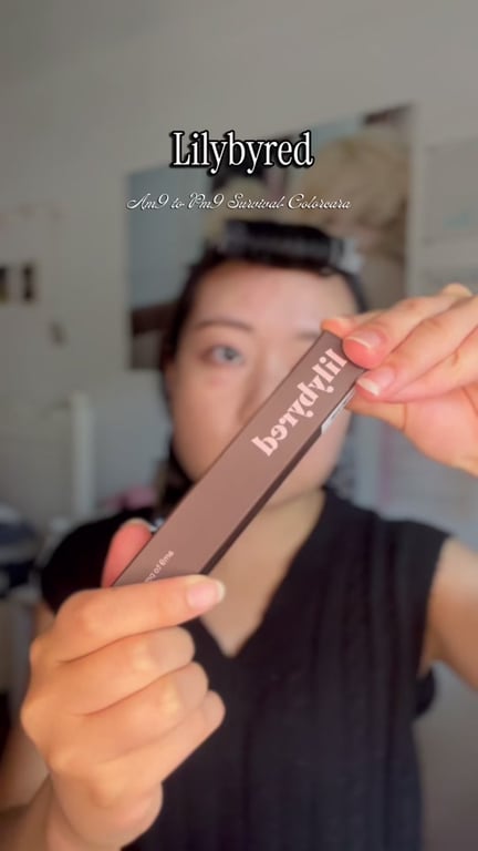 Finally found a mascara that actually holds a curl on my long straight lashes 😭 Lilybyred am9 to pm9 survival colorcara is on its 3rd repurchase for me:waterproof, clump-free, clean look all day. K-b