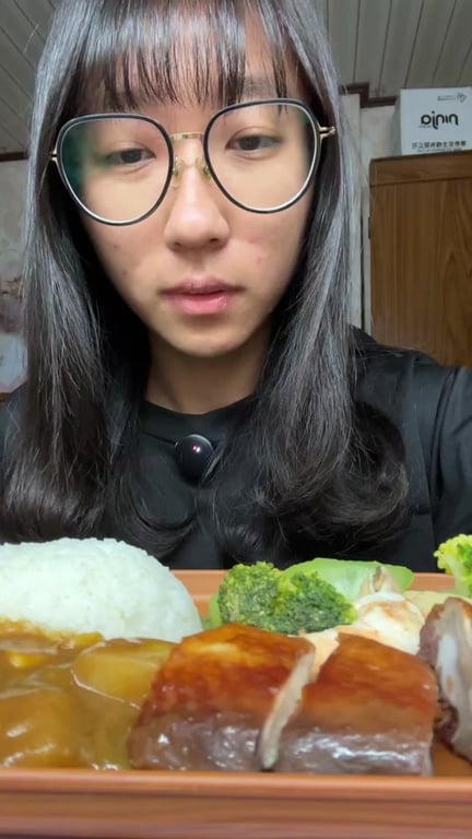 第一部在抖音上的吃播影片