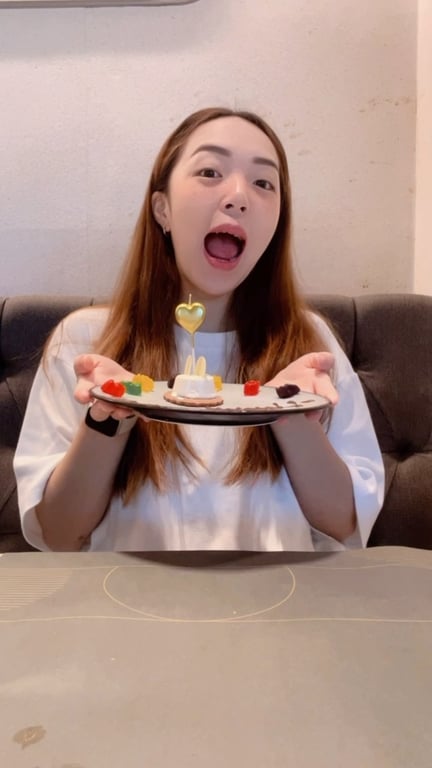 芳瑜 王