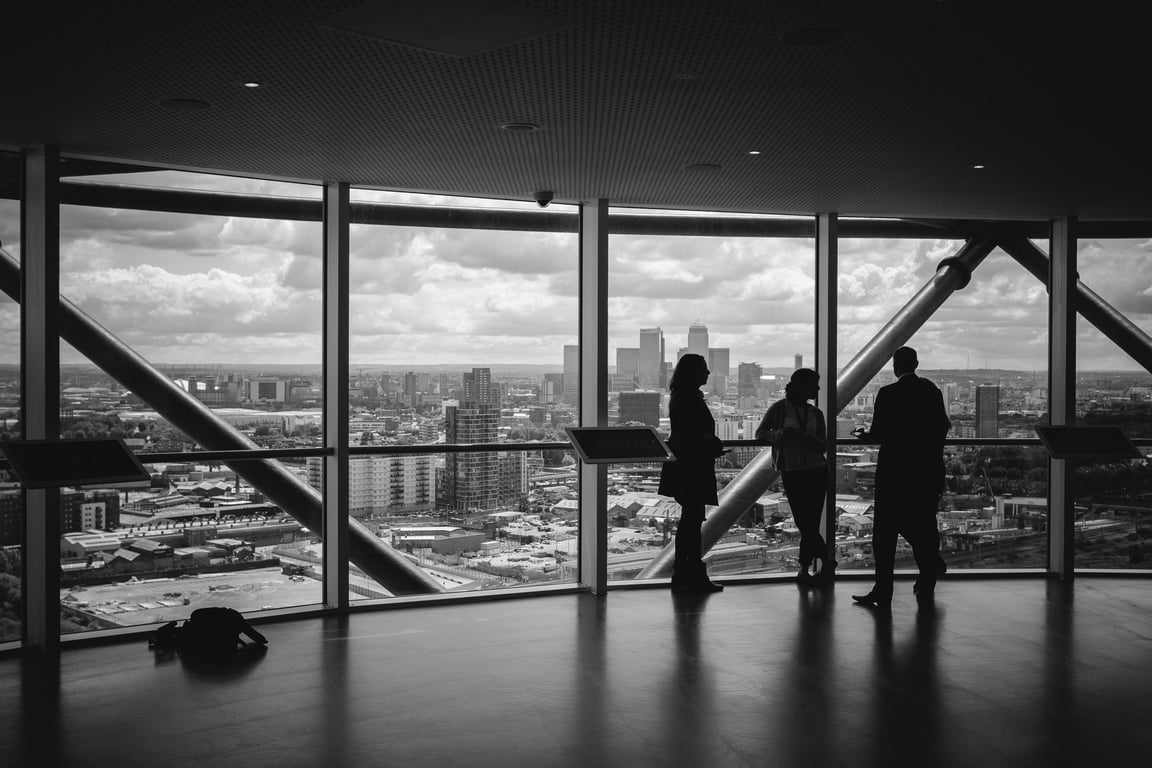 Ryoss people looking out over city
