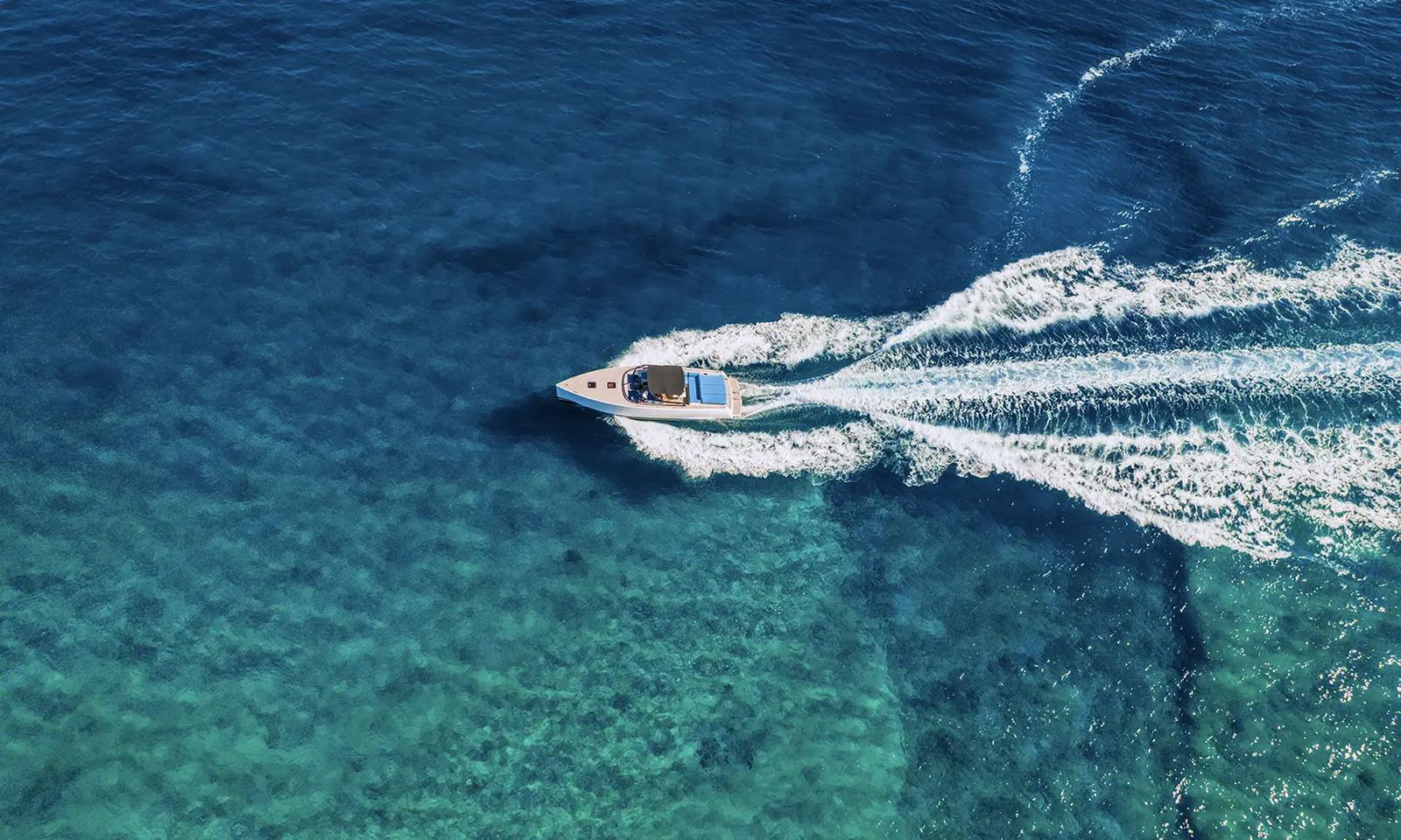 Van Dutch 40, private charter in Tulum