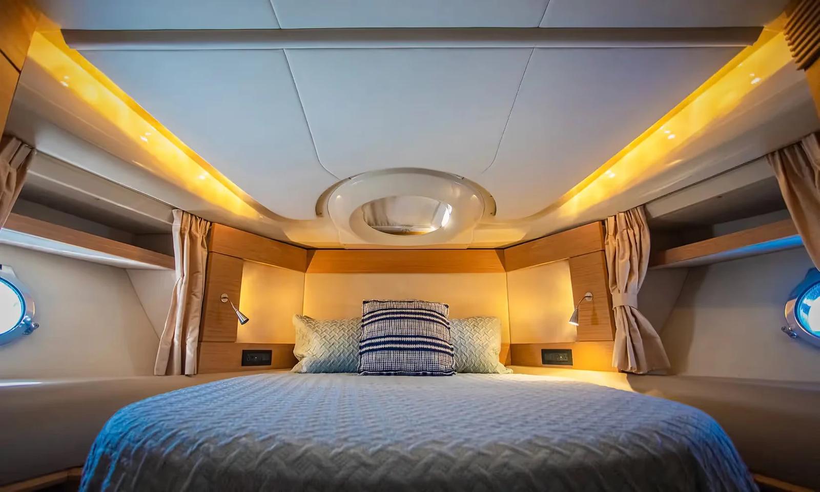 Azimut 43, private charter in Tulum