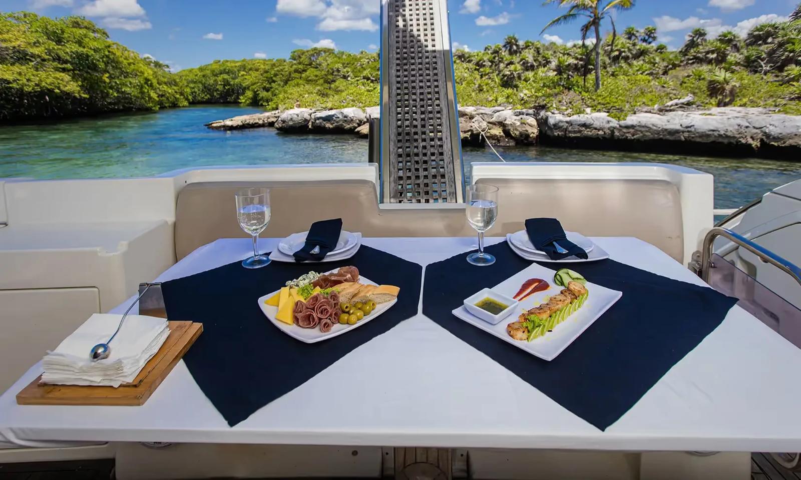Azimut 43, private charter in Tulum