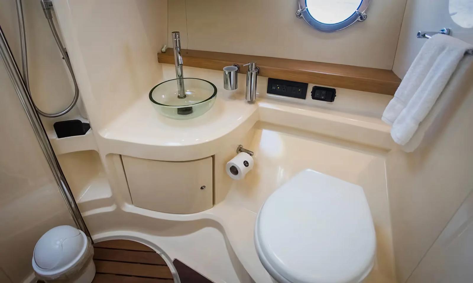 Azimut 43, private charter in Tulum