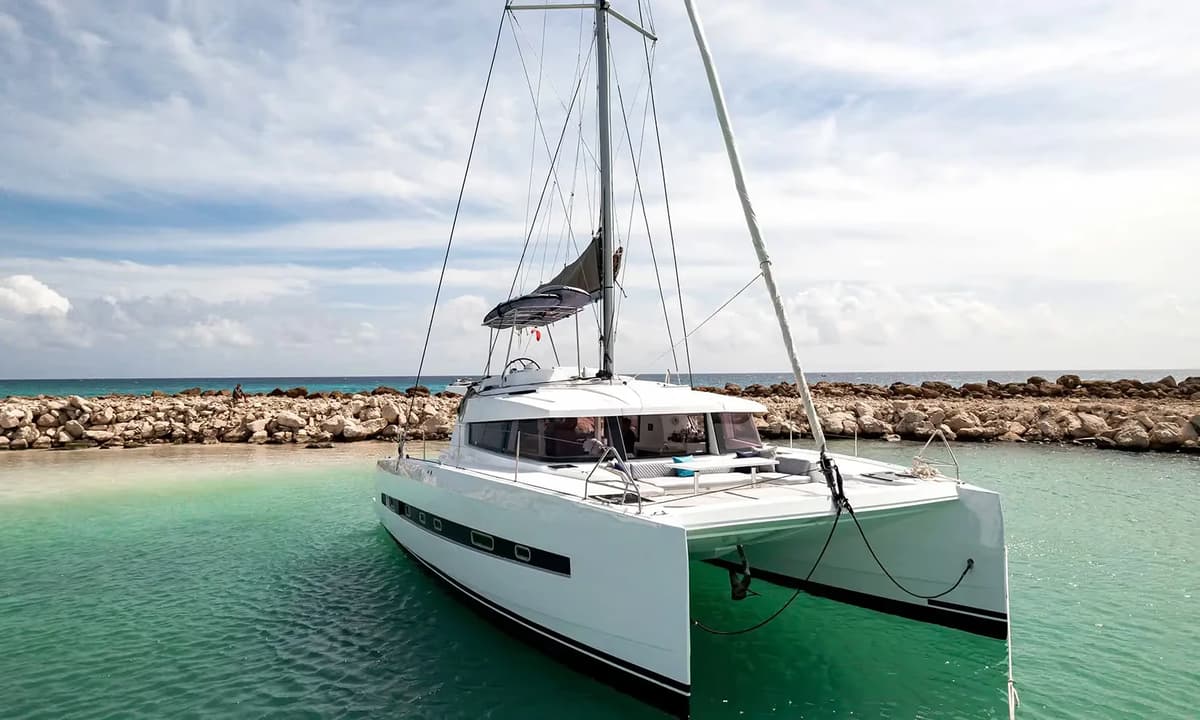 Bali 40 yacht charter in Tulum