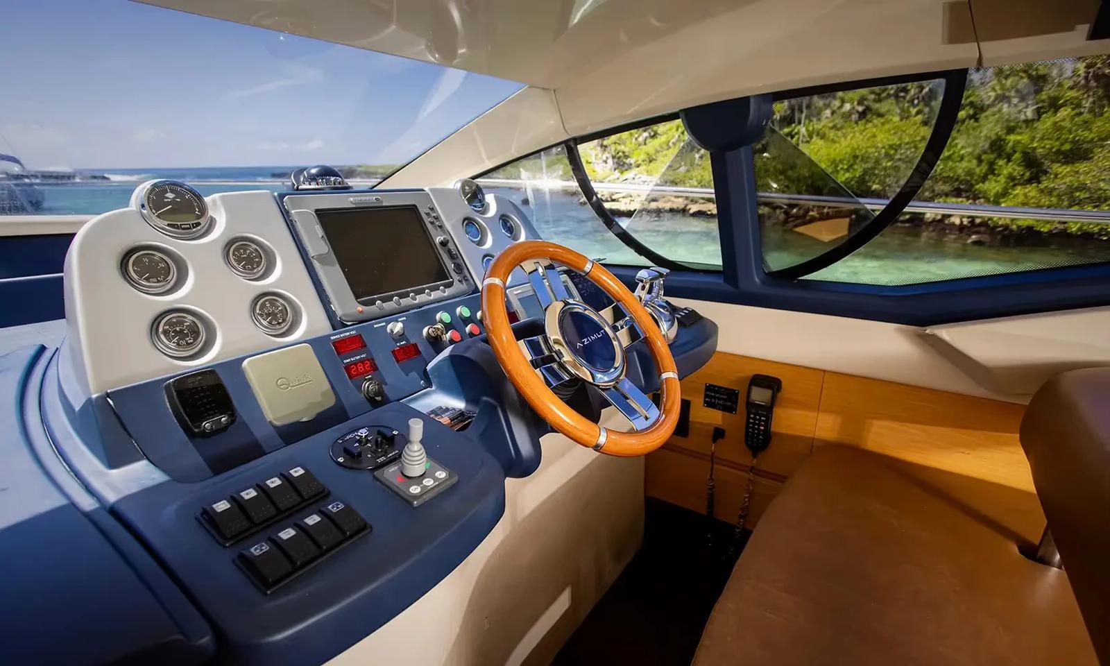 Azimut 43, private charter in Tulum