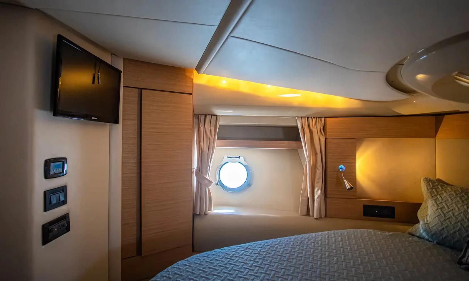 Azimut 43, private charter in Tulum