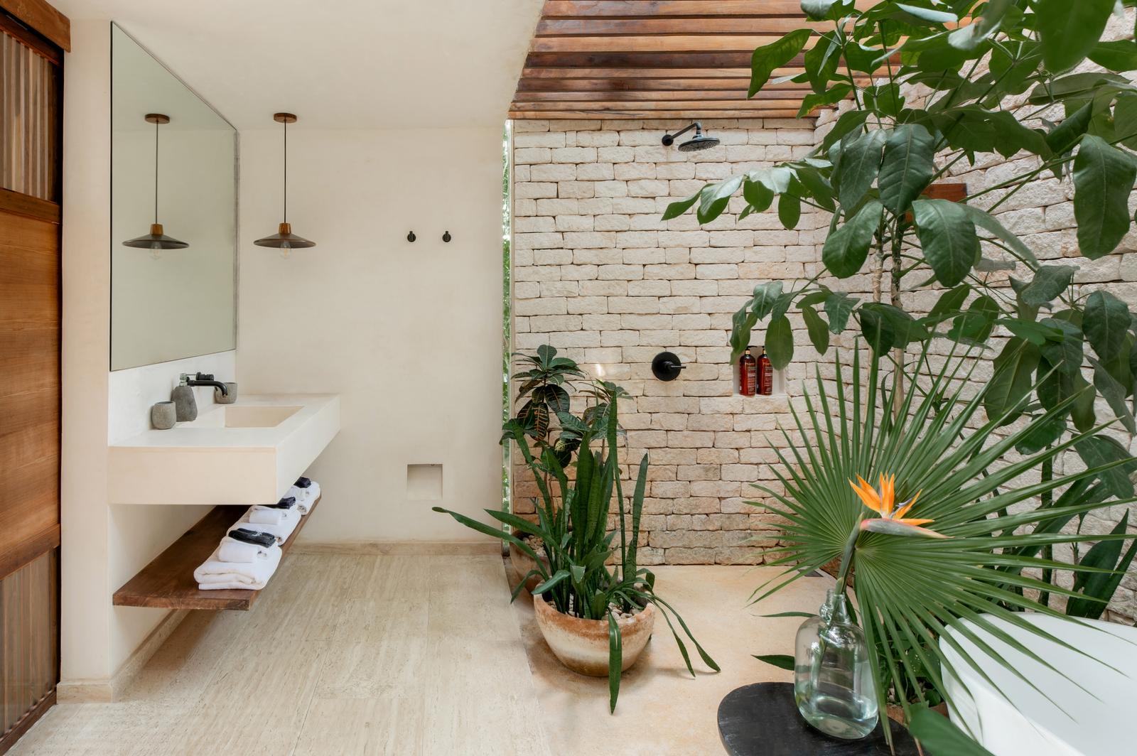 En-suite bathroom with an outdoor shower
