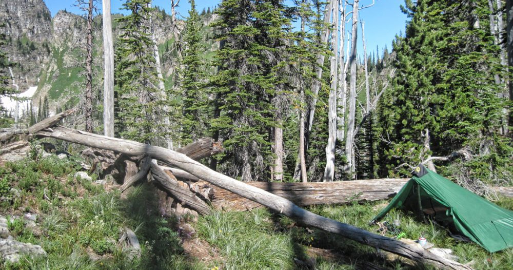 This camp set up uses the natural barriors mother nature left meedit