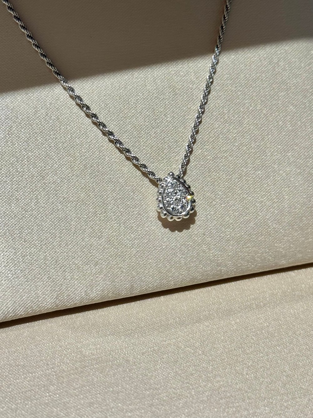 부쉐론 쎄뻥 보헴 네크리스