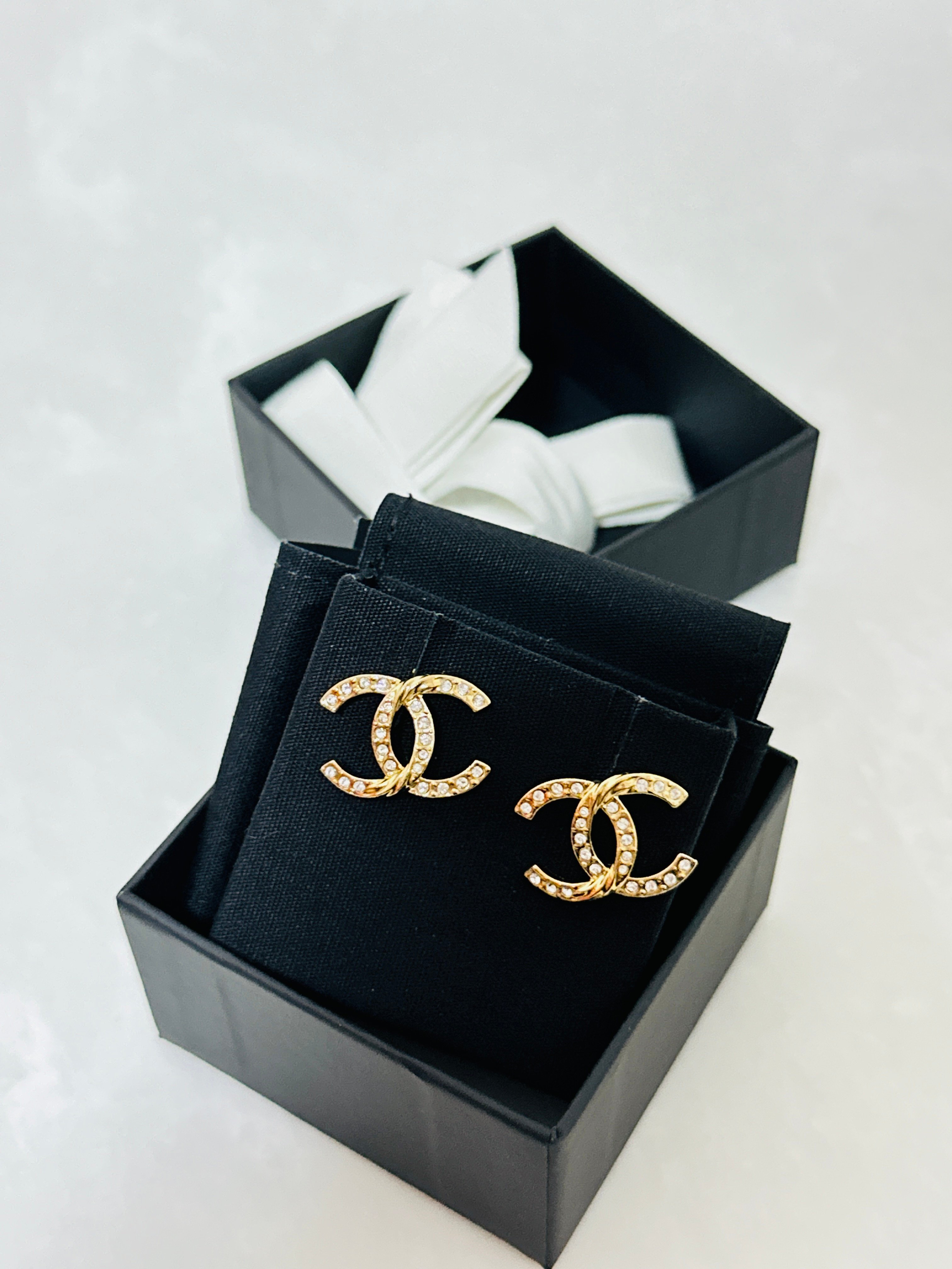 샤넬 CC 로고 하트 이어링