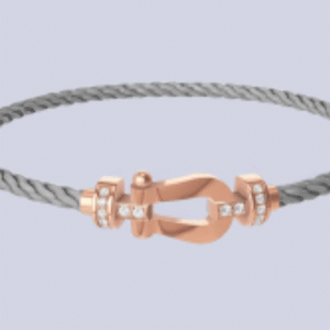 연말 모임 룩에 포인트