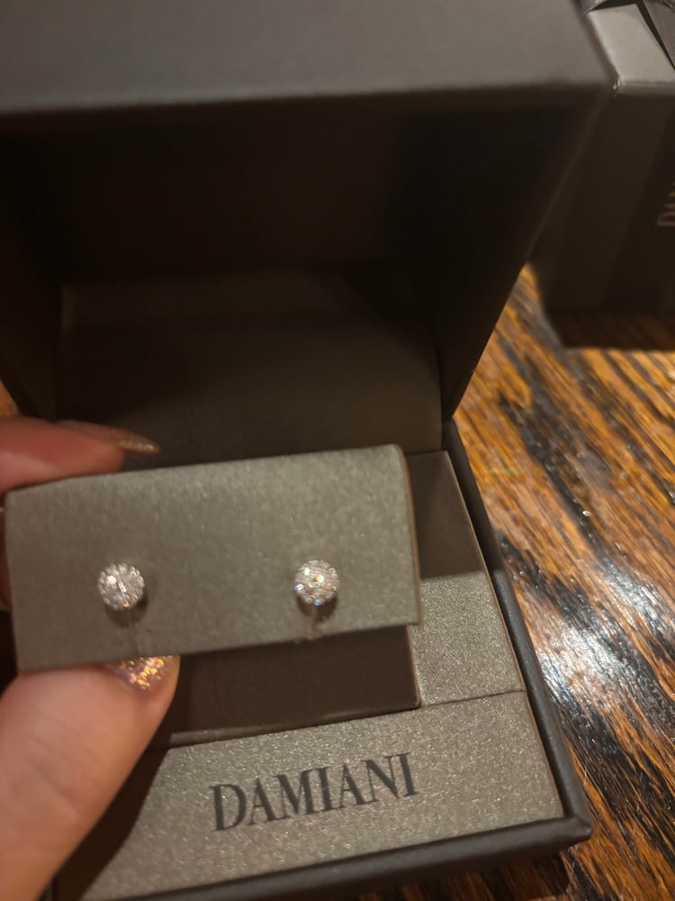 생일선물로 남편에게 받았답니다.