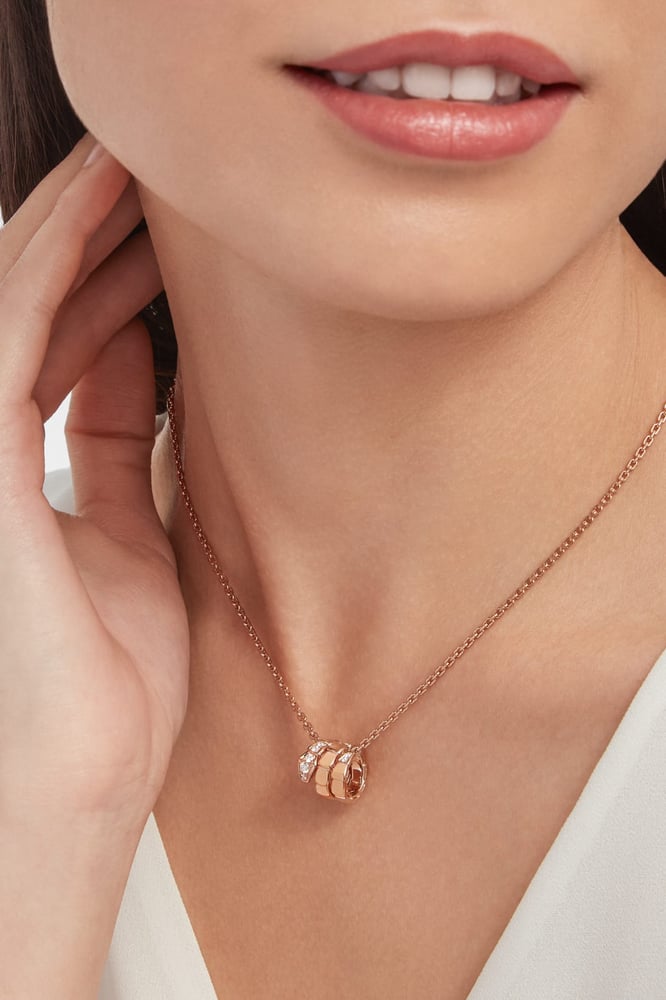 불가리 세르펜티 바이퍼 네크리스 찾고있어요