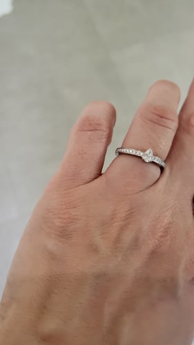 쇼메 조세핀 트리옹프 링 구매했습니다.