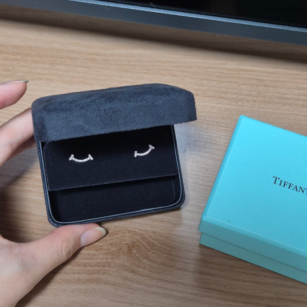 티파니 T 스마일 이어링 - 귀걸이