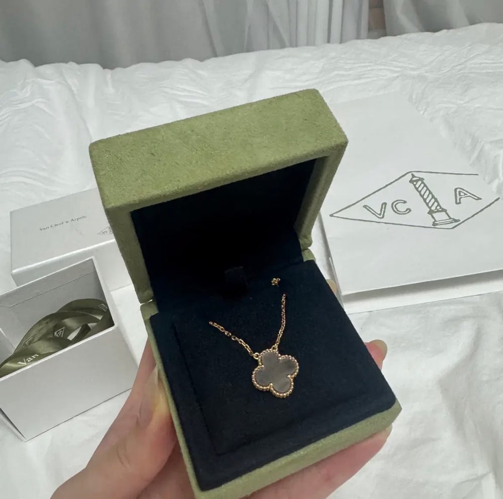 반클리프 목걸이 판매 완료 🤍 벌써 세 번째 판매!