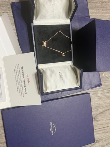 드디어 제 위시리스트 청산 완료! 영롱함 그 자체인 쇼메 목걸이 후기 🤍