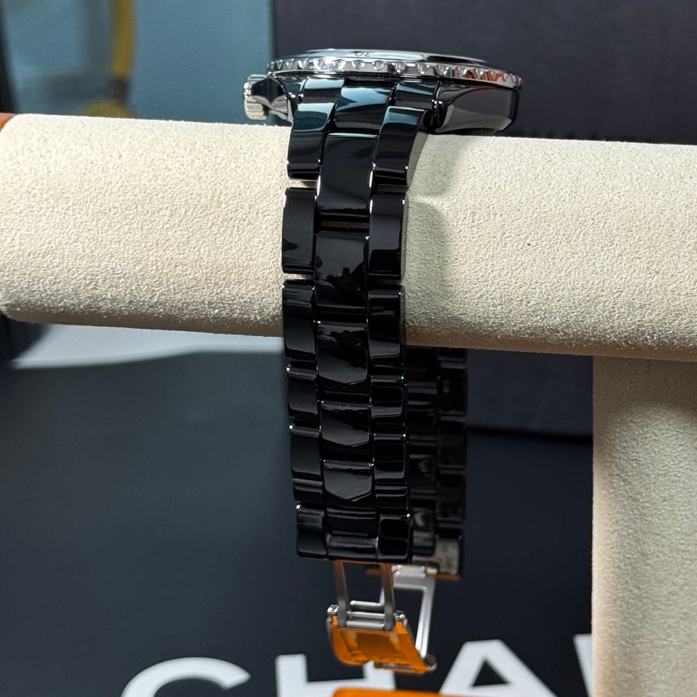 샤넬 J12 팬텀 워치 - 시계