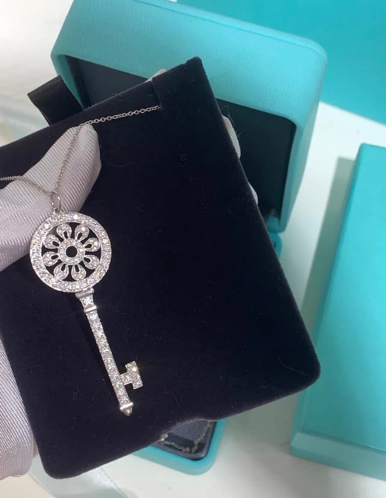 티파니 키 페탈 (체인 40.6cm) 네크리스 찾고있어요