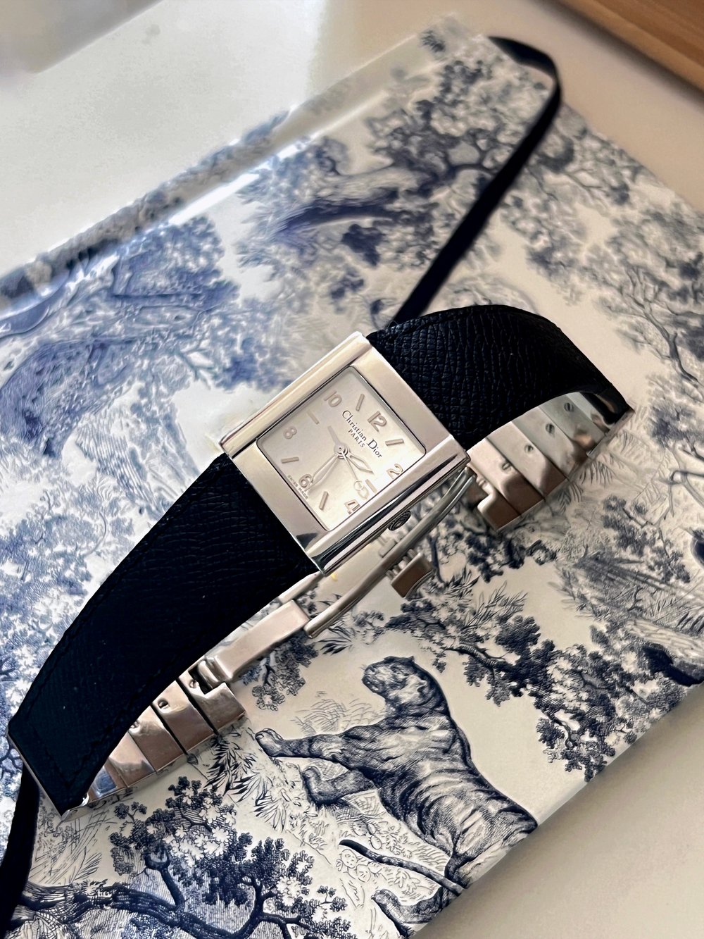 디올 워치 - 시계