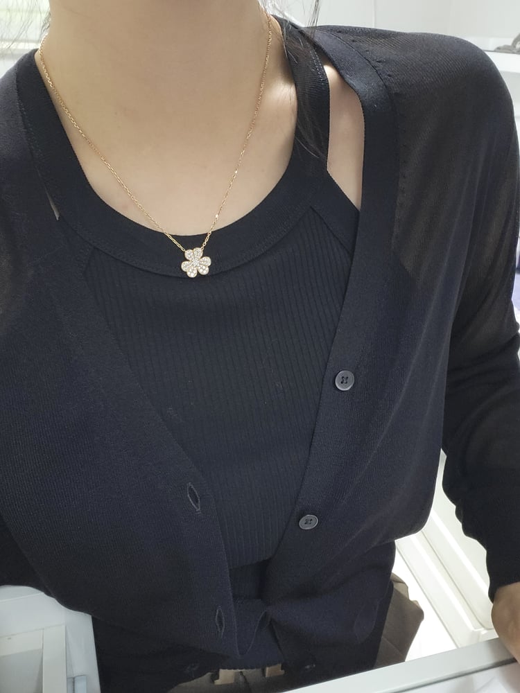 다필요없고 그냥이뻐요.