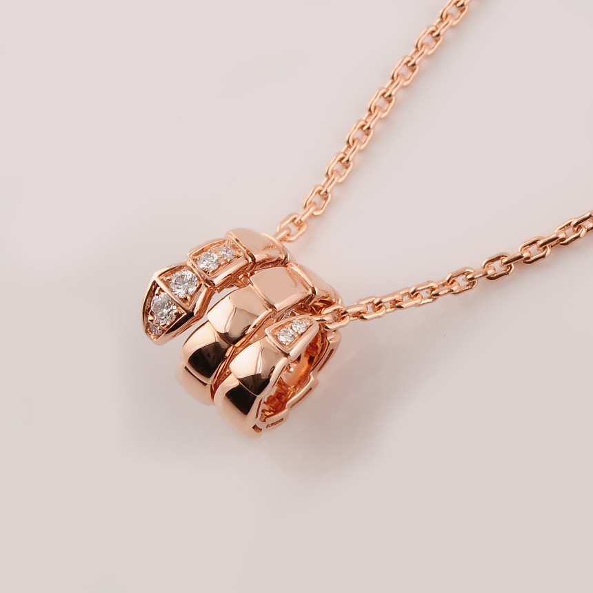 불가리 세르펜티 바이퍼 네크리스 찾고있어요