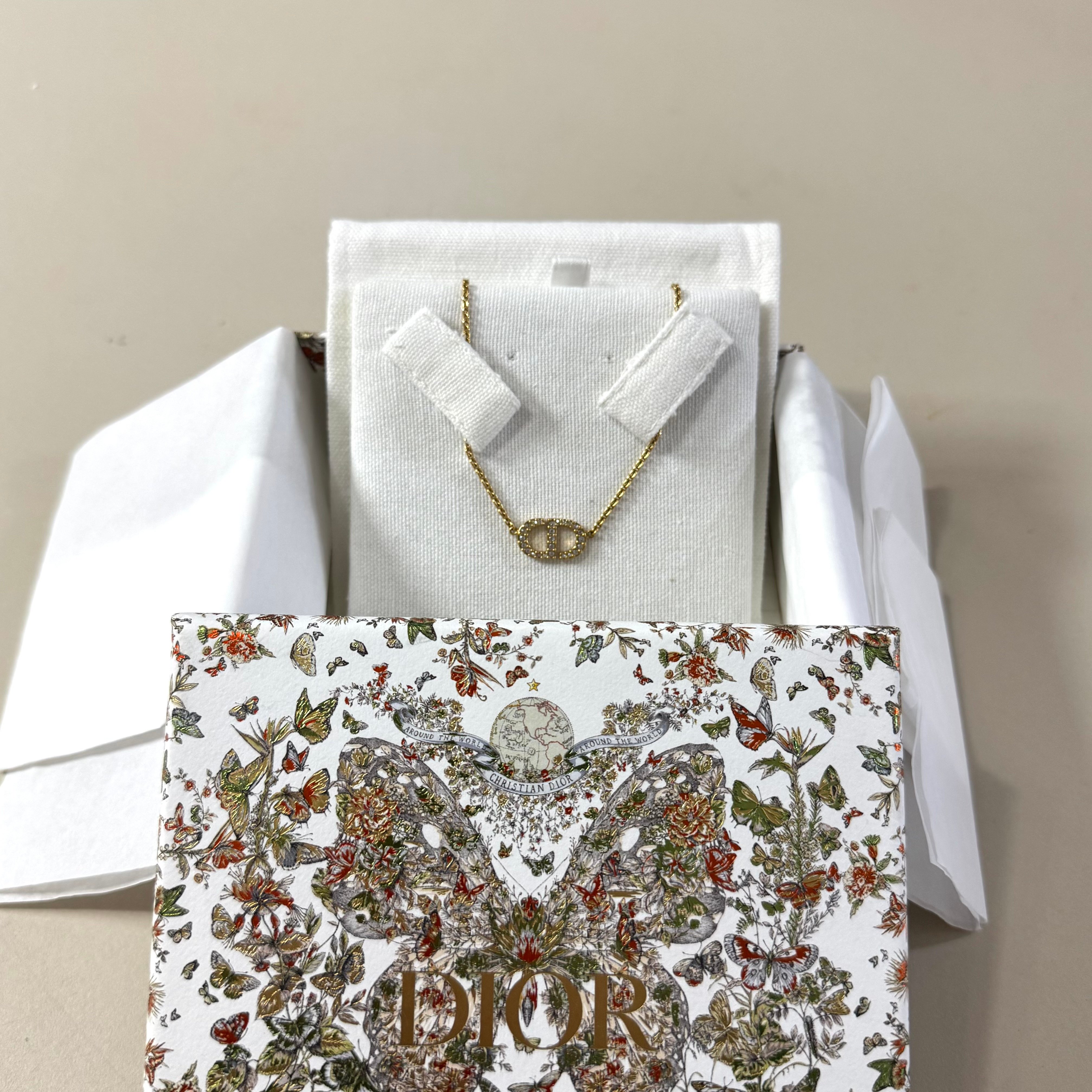 디올 쁘띠 CD 네크리스