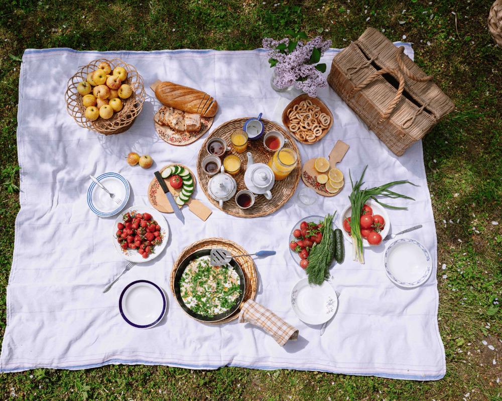 Cuida los detalles de cómo quieres que sea tu ambiente y grato momento en un picnic
