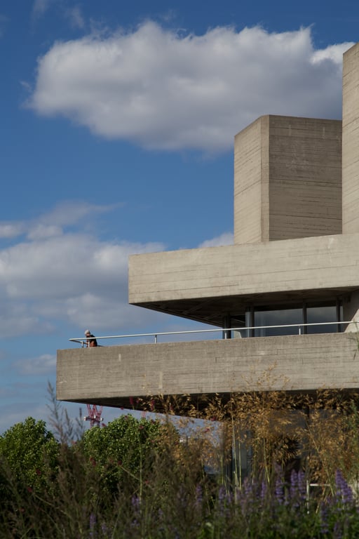 Fachada y terrazas del National Theatre de Londres, origen de la grabación exhibida por Cine Yelmo