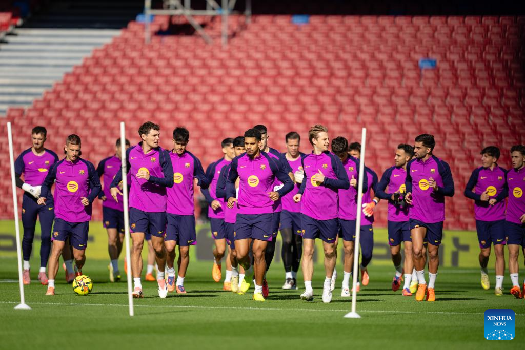 Entrenamiento abierto del FC Barcelona en el Spotify Camp Nou tras la remodelación