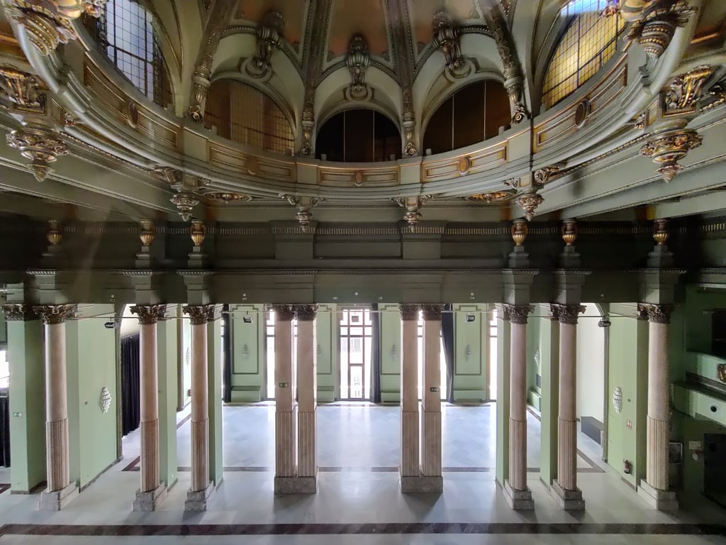 Salón de Baile del Círculo de Bellas Artes preparado para la fiesta de Halloween