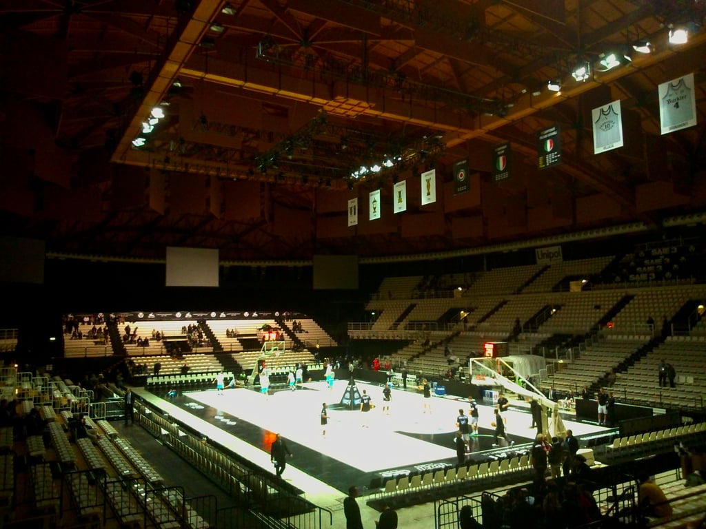 Vista interior de la Unipol Arena de Bolonia, sede de la Final 8 de la Copa Davis