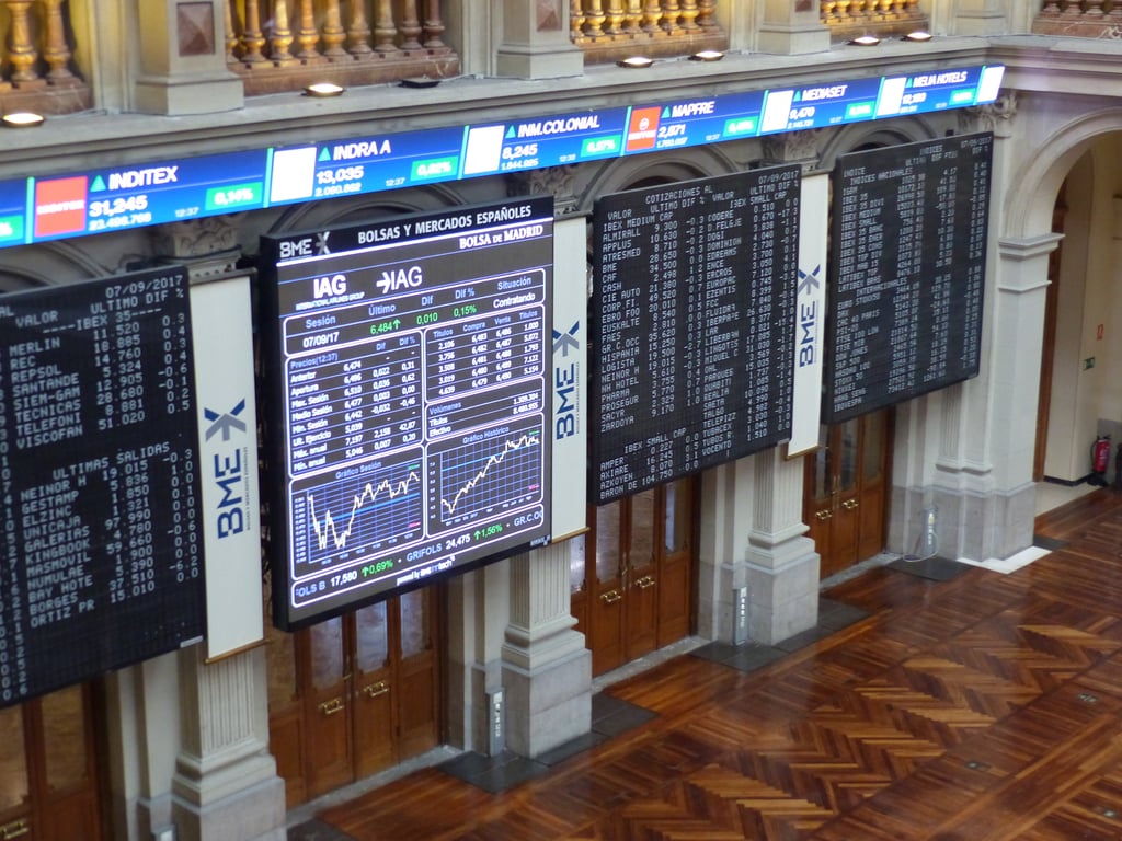 Fitch mejora a positiva la perspectiva de Grifols y mantiene el rating en ‘B+’