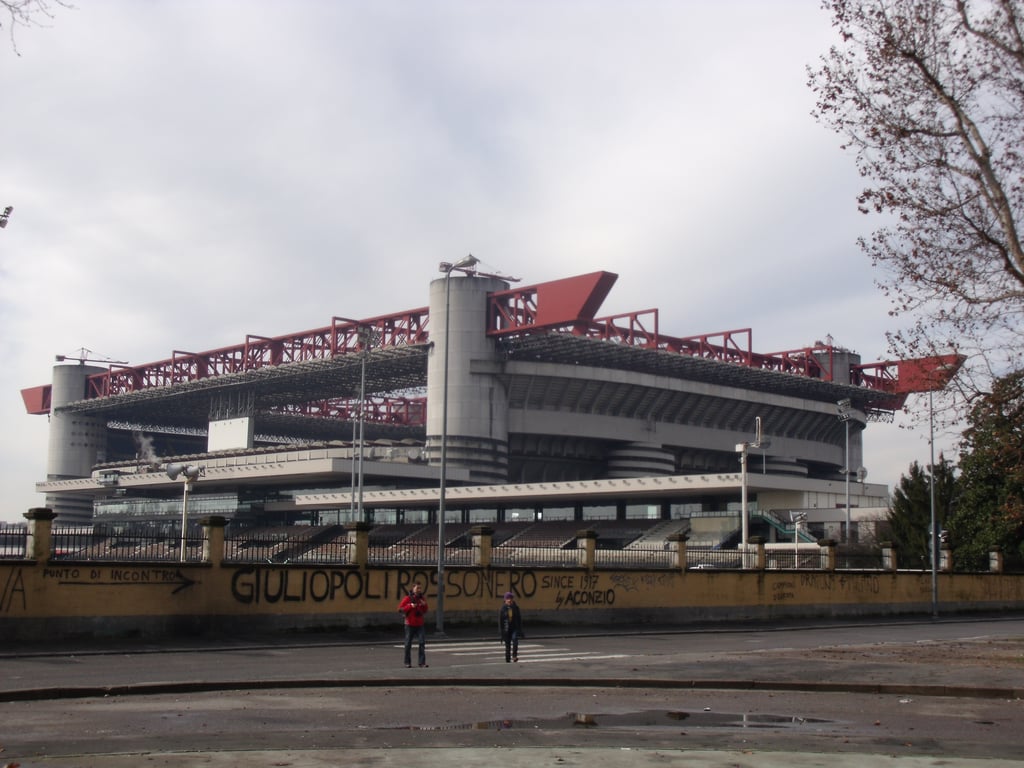 Exterior del estadio de San Siro en Milán, sede de la inauguración olímpica