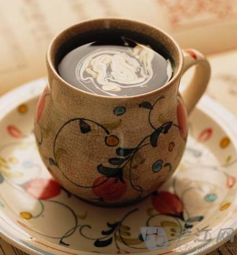 装着热咖啡的杯子