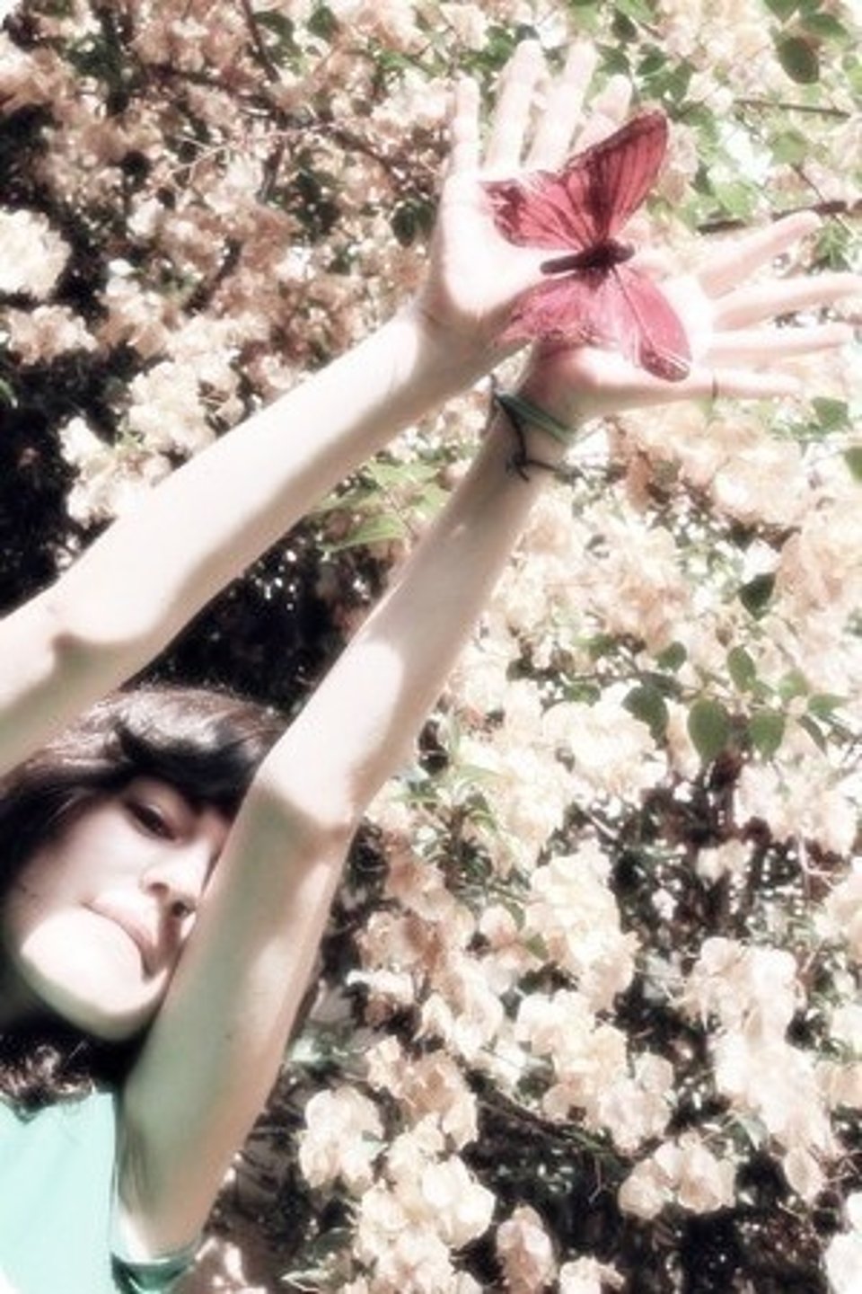 刮大风的时候在屋子里吃零食看电影