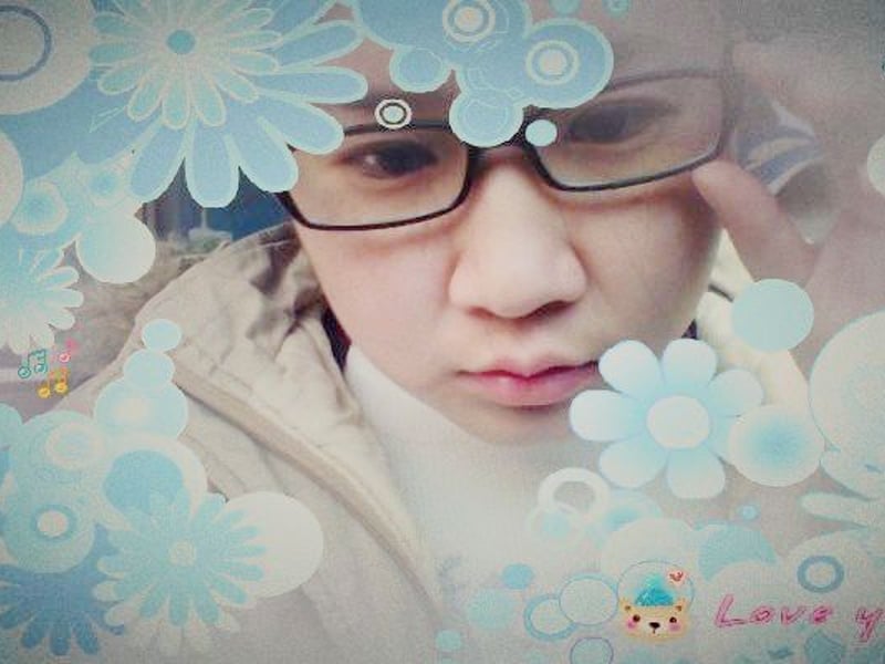 可爱纯真的小姑娘