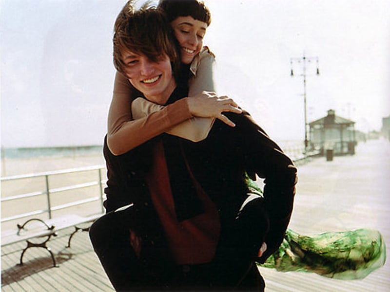 和喜欢的人在夜空喜爱散步