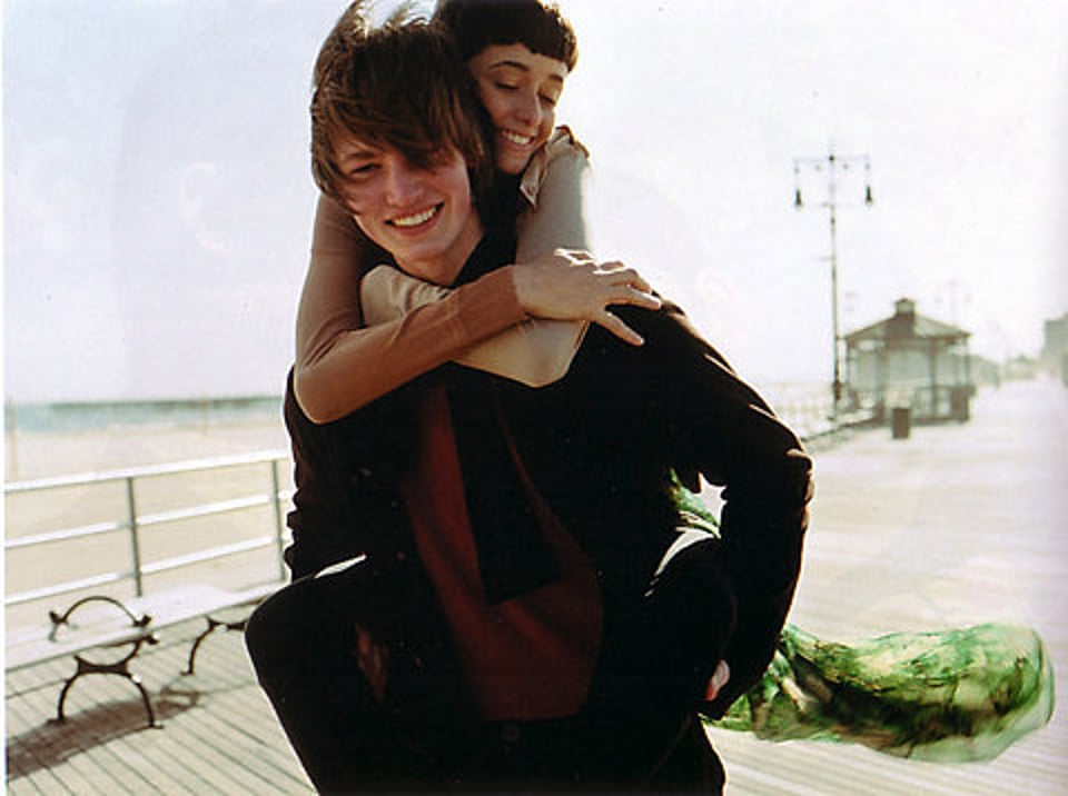 和喜欢的人在夜空喜爱散步