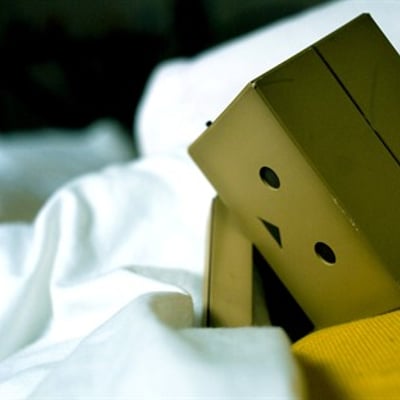 一个人睡双人床