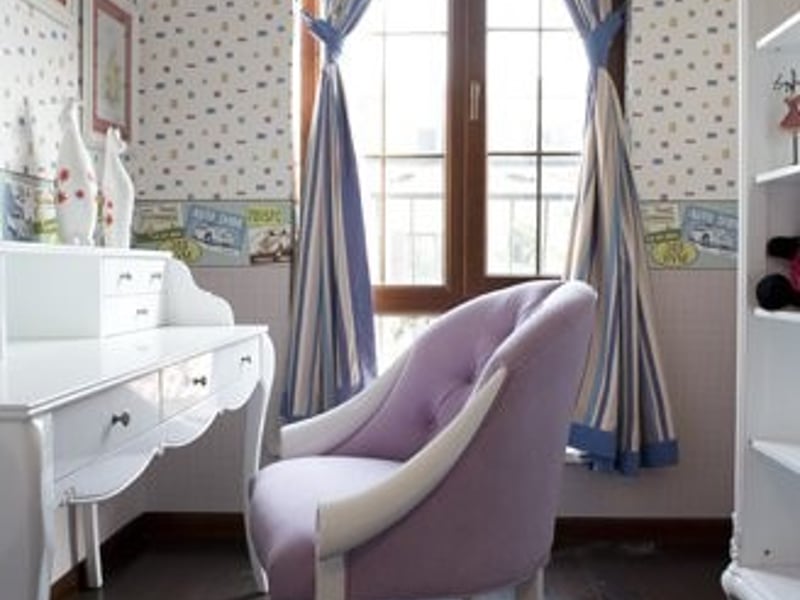 昨天我拥有了第一套属于自己的沙发应该说是