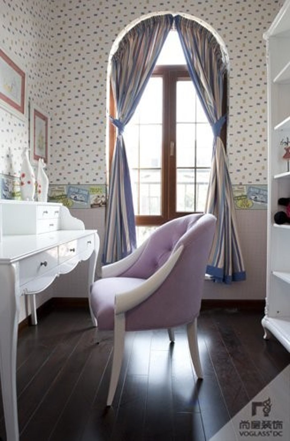 昨天我拥有了第一套属于自己的沙发应该说是