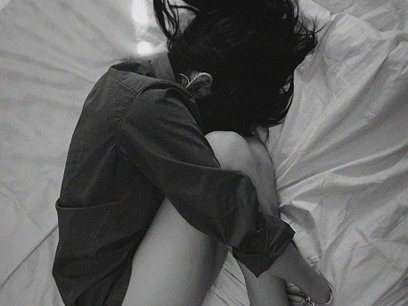 紧紧地抱着自己