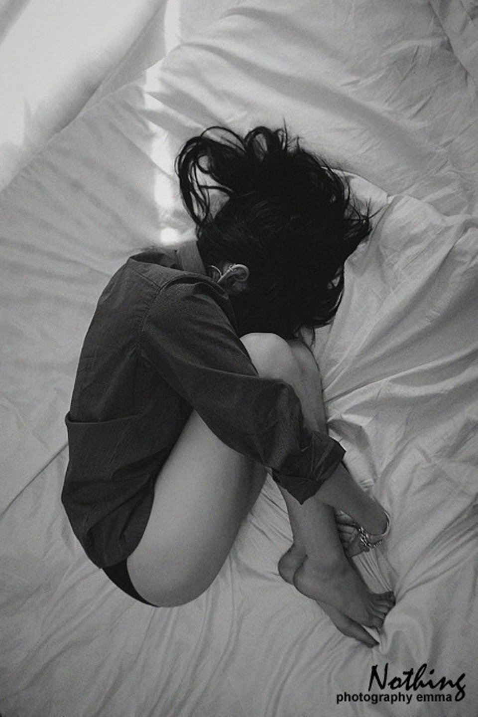 紧紧地抱着自己