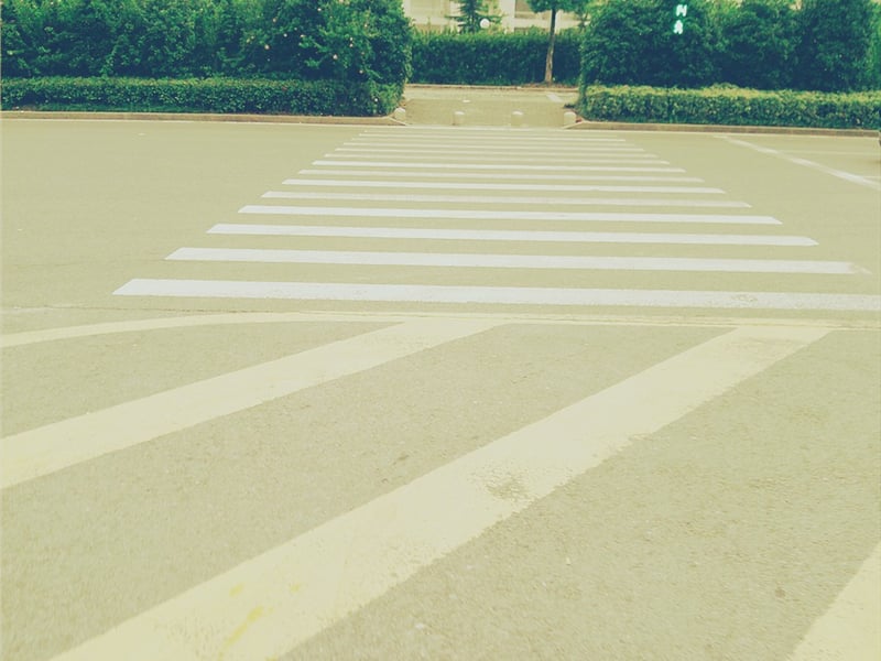 在大城市里压马路