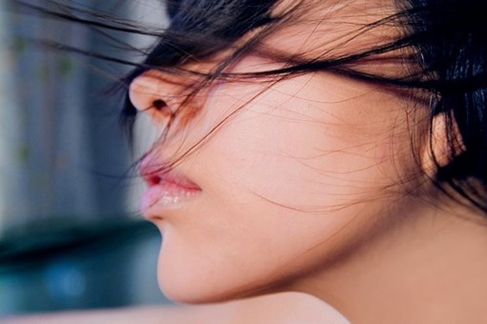 女生好看的侧脸