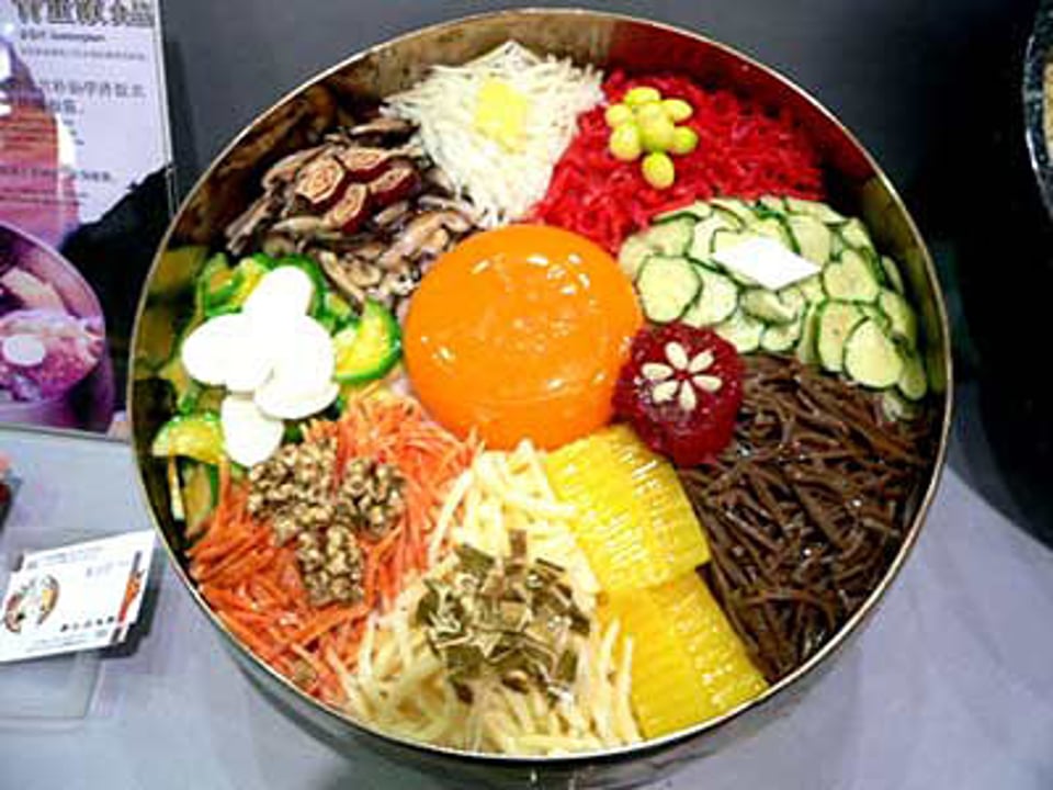 吃饭的时候吃完一样菜再吃下一样