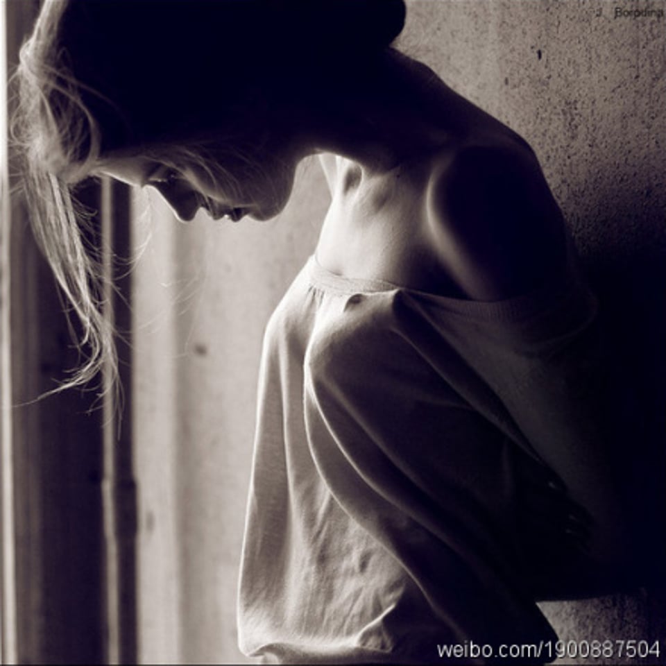 放假在家偶尔不穿内衣