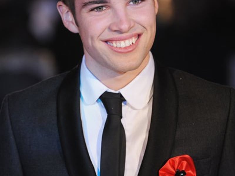 一首JoeMcElderry翻唱的英文歌TheClimb